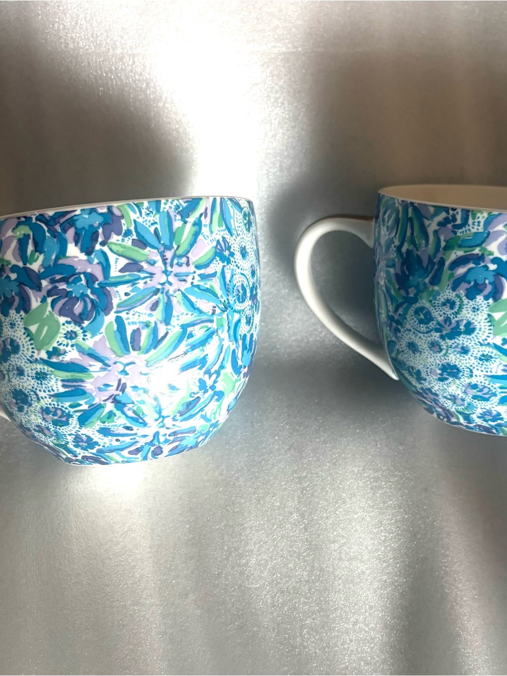 Lilly Pulitzer Set of 2 Ceramic Coffee Mugs Gold Foil Accent Blue Purple Print